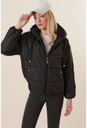A model wears 31853 - Coat - Black, wholesale undefined of Big Dart to display at Lonca