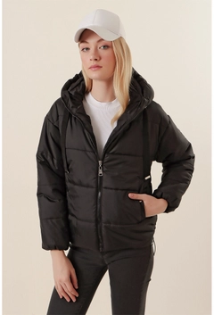 A wholesale clothing model wears 31853 - Coat - Black, Turkish wholesale Coat of Bigdart