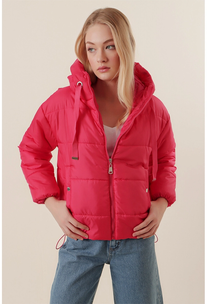 Ein Bekleidungsmodell aus dem Großhandel trägt 31194 - Coat - Fuchsia, türkischer Großhandel Mantel von Bigdart