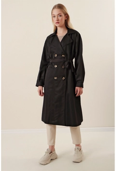 A wholesale clothing model wears 31202 - Trenchcoat - Black, Turkish wholesale Trenchcoat of Bigdart