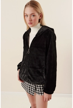 Hurtowa modelka nosi 34825 - Coat - Black, turecka hurtownia Płaszcz firmy Bigdart