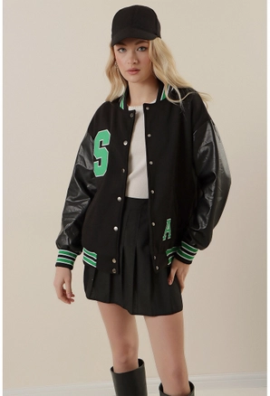 A model wears 34831 - Jacket - Black And Green, wholesale undefined of Big Merter to display at Lonca