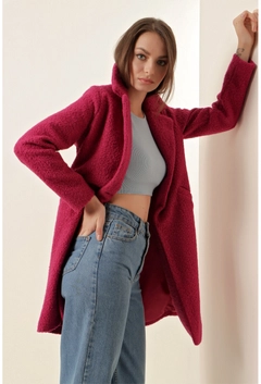 A wholesale clothing model wears 34837 - Coat - Fuchsia, Turkish wholesale Coat of Bigdart