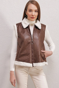 A wholesale clothing model wears BIG10143 - Vest - Brown, Turkish wholesale Vest of Bigdart