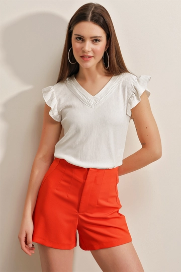 A wholesale clothing model wears  V-Neck Knitted Blouse - White
, Turkish wholesale Blouse of Bigdart