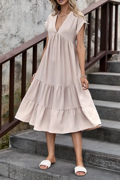 A wholesale clothing model wears big10182-flounce-dress-beige, Turkish wholesale Dress of Bigdart
