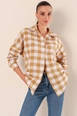A wholesale clothing model wears big10327-oversize-long-basic-shirt-mink, Turkish wholesale  of 