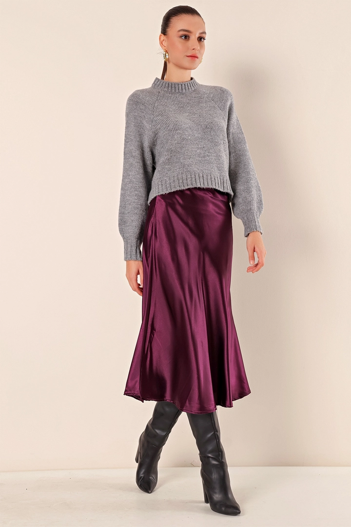 A wholesale clothing model wears big10381-satin-skirt-purple, Turkish wholesale Skirt of Bigdart