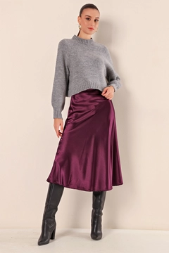 A wholesale clothing model wears big10381-satin-skirt-purple, Turkish wholesale Skirt of Bigdart