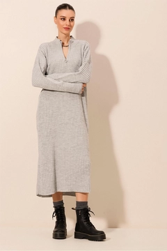 A wholesale clothing model wears big10443-knitwear-dress-gray, Turkish wholesale Dress of Bigdart