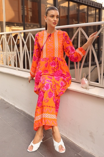 A wholesale clothing model wears  Patterned Long Dress - Orange
, Turkish wholesale Dress of Bigdart