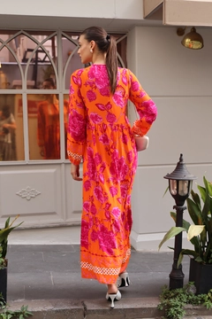 A wholesale clothing model wears big10520-patterned-long-dress-orange, Turkish wholesale Dress of Bigdart