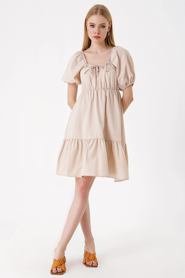 A wholesale clothing model wears big10521-flared-poplin-dress-beige, Turkish wholesale Dress of Bigdart