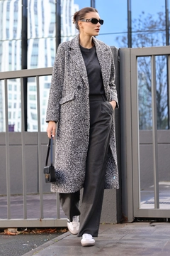 Hurtowa modelka nosi big10582-oversize-long-boucle-coat-9127, turecka hurtownia Płaszcz firmy Bigdart