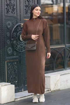 A wholesale clothing model wears big10602-knitwear-dress-brown, Turkish wholesale Dress of Bigdart