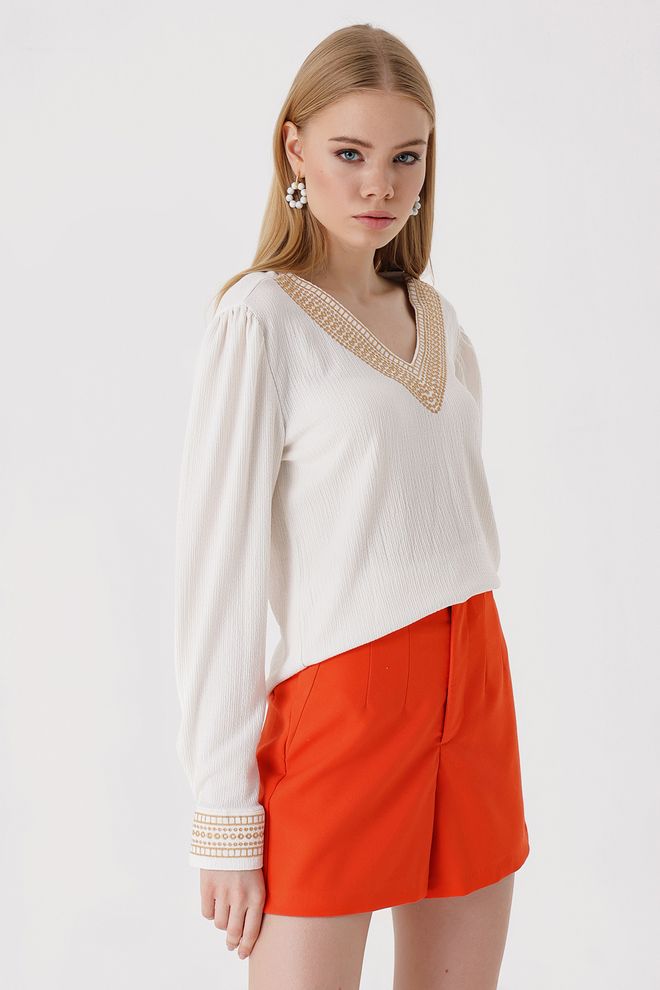 Bigdart Blusa de malha bordada com decote em V Branca Roupas por atacado Trabalho