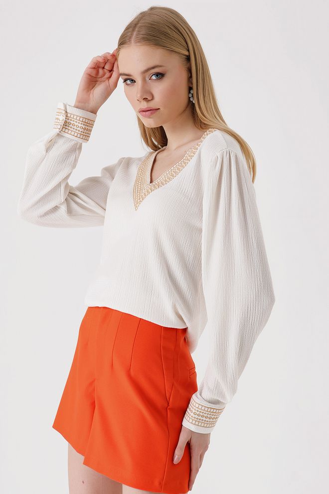 Bigdart Blusa de malha bordada com decote em V Branca Roupas por atacado Boho