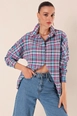 Een kledingmodel uit de groothandel draagt big10782-oversize-long-basic-shirt-tile, Turkse groothandel  van 