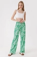 Ένα μοντέλο χονδρικής πώλησης ρούχων φοράει big10919-knitted-trousers-e.green, τούρκικο  χονδρικής πώλησης από 