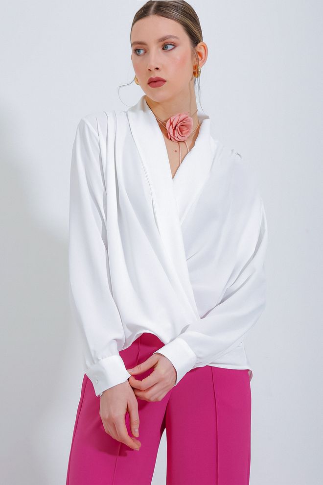 Bigdart Blusa Blanca De Satén Fluida Con Cuello Cruzado 0492 Ropa al por mayor Elegante
