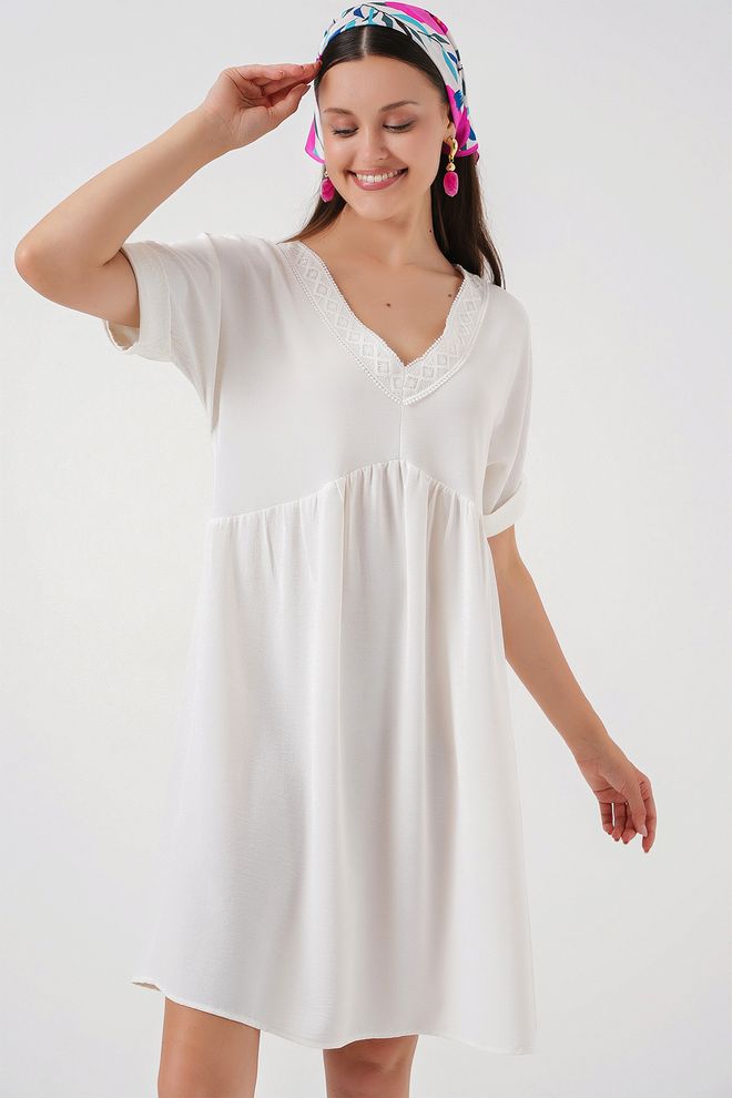 Bigdart Robe Nuisette Blanche Avec Encolure En V Et Demi manches Vêtements en gros Modeste