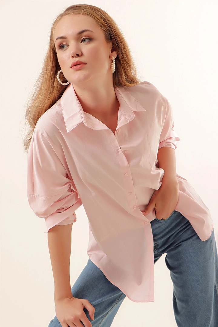 A wholesale clothing model wears 43494 - Shirt - Powder Pink, Turkish wholesale Shirt of Bigdart