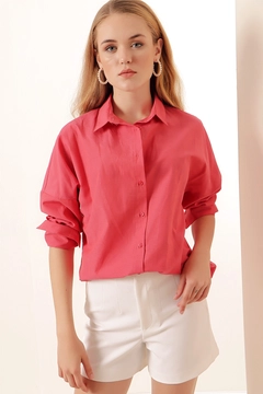 A wholesale clothing model wears 43495 - Shirt - Pomegranate Flower, Turkish wholesale Shirt of Bigdart