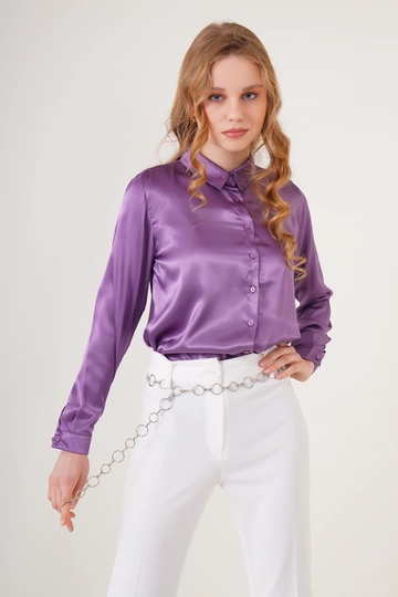 A wholesale clothing model wears  Satin Shirt - Purple
, Turkish wholesale Shirt of Bigdart