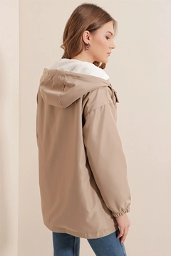 A wholesale clothing model wears 43630 - Coat - Beige, Turkish wholesale Coat of Bigdart