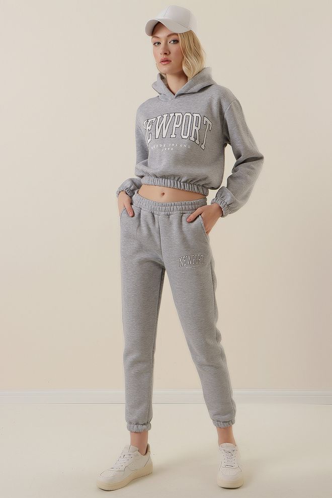 Sweatsuit set bulk deals