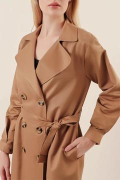 A wholesale clothing model wears 43698 - Trench Coat - Tan, Turkish wholesale Trenchcoat of Bigdart