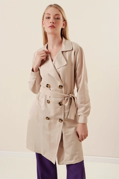 A wholesale clothing model wears 43722 - Trench Coat - Beige, Turkish wholesale Trenchcoat of Bigdart