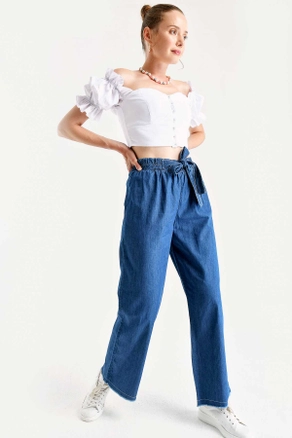 A model wears 43753 - Jeans - Dark Blue, wholesale undefined of Bigdart to display at Lonca