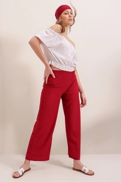 A wholesale clothing model wears 43764 - Trousers - Red, Turkish wholesale Pants of Bigdart