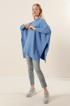 A wholesale clothing model wears 43089 - Poncho Sweater - Saks, Turkish wholesale Poncho of Bigdart