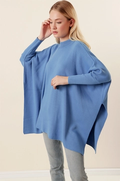 A wholesale clothing model wears 43089 - Poncho Sweater - Saks, Turkish wholesale Poncho of Bigdart