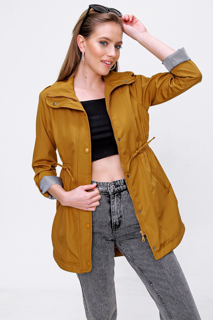 A wholesale clothing model wears 45906 - Trench Coat - Tan, Turkish wholesale Trenchcoat of Bigdart