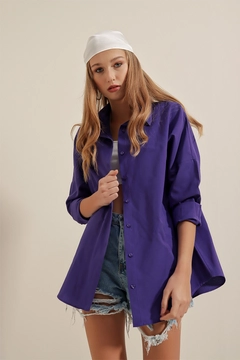 A wholesale clothing model wears 46565 - Shirt - Purple, Turkish wholesale Shirt of Bigdart