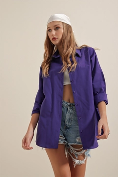 A wholesale clothing model wears 46565 - Shirt - Purple, Turkish wholesale Shirt of Bigdart