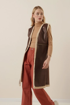 Hurtowa modelka nosi 46808 - Vest - Brown, turecka hurtownia Kamizelka firmy Bigdart