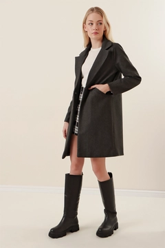Модель оптовой продажи одежды носит 46826 - Coat - Smoked, турецкий оптовый товар Пальто от Bigdart.
