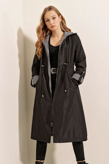 A wholesale clothing model wears  Trench Coat - Black
, Turkish wholesale Trenchcoat of Bigdart