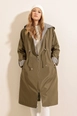 Ein Bekleidungsmodell aus dem Großhandel trägt 46832-trench-coat-khaki, türkischer Großhandel  von 