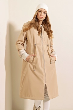 A wholesale clothing model wears 46834 - Trench Coat - Beige, Turkish wholesale Trenchcoat of Bigdart