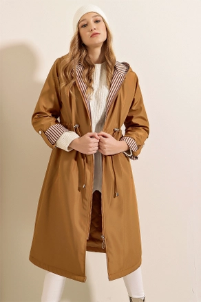 A model wears 46835 - Trench Coat - Tan, wholesale Trenchcoat of Bigdart to display at Lonca