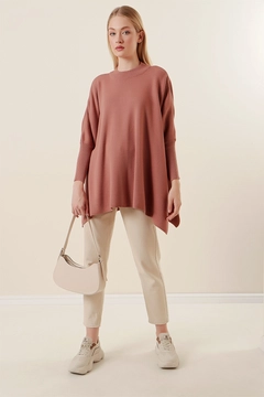 A wholesale clothing model wears 46084 - Poncho Sweater - Dried Rose, Turkish wholesale Poncho of Bigdart