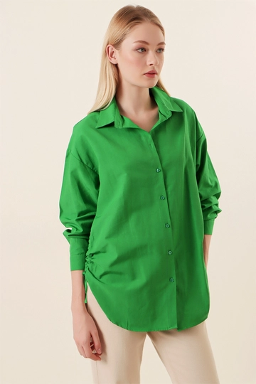 Una modella di abbigliamento all'ingrosso indossa  Camicia - Verde
, vendita all'ingrosso turca di Camicia di Bigdart