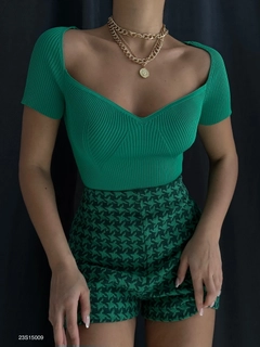 A wholesale clothing model wears BLA10114 - Blouse - Green, Turkish wholesale Blouse of Black Fashion