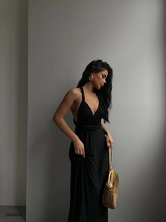 Una modella di abbigliamento all'ingrosso indossa BLA10382 - Tie Maxi Dress - Black, vendita all'ingrosso turca di Vestito di Black Fashion