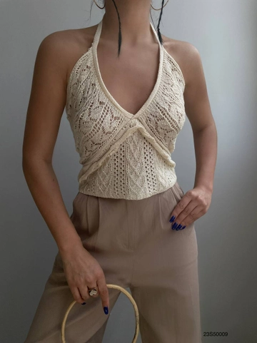 A wholesale clothing model wears  Openwork Crop Bustier - White
, Turkish wholesale Crop Top of Black Fashion